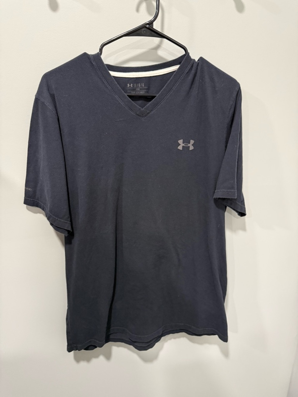 Mens under armour tee size large